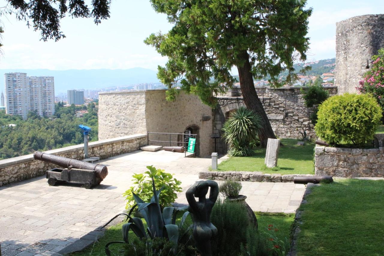 Paha-Paha Modern Apartment With Sea View, Fast Wi-Fi, And Free Parking! 里耶卡 外观 照片